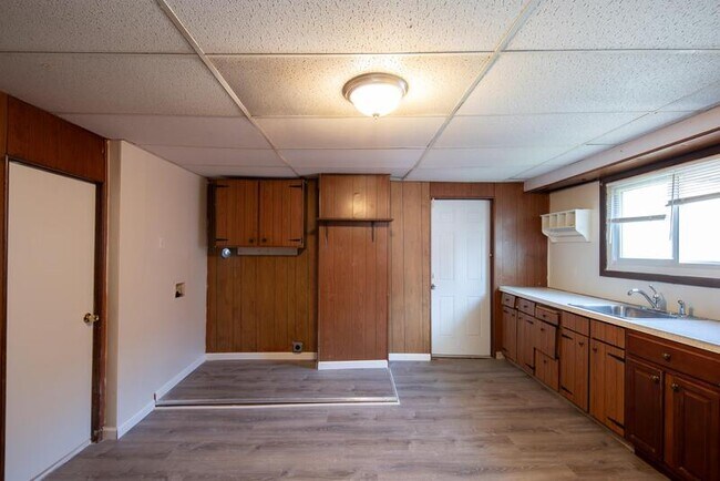 Building Photo - 1534 5th Ave