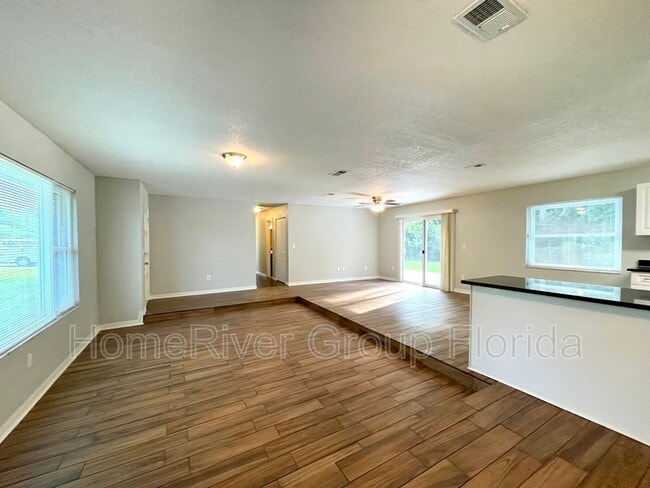 Building Photo - 5310 Forestbrook Dr E