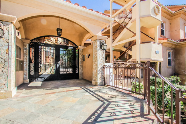 Building Photo - 4110 La Crescenta Ave