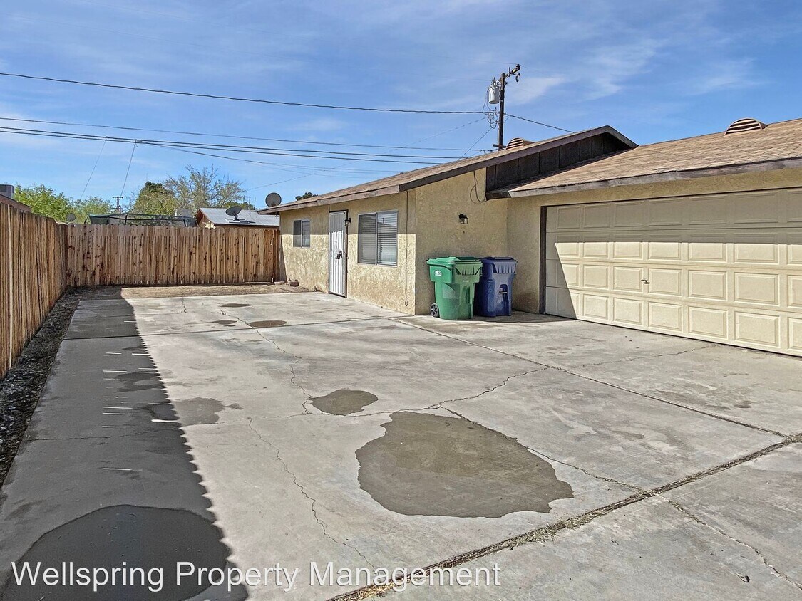 833 Commercial Ave, Ridgecrest, CA 93555 Apartment for Rent in