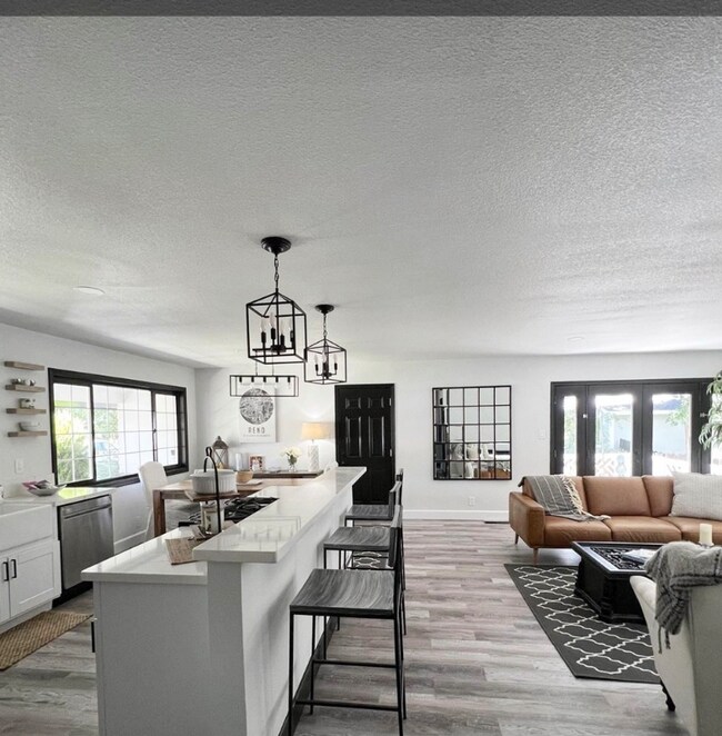 Building Photo - 610 Rosewood Dr