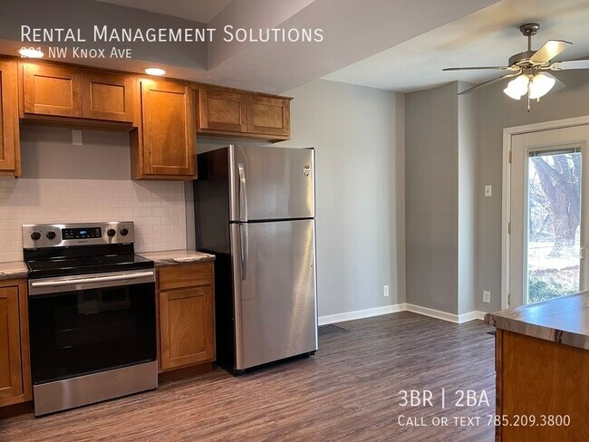 Building Photo - *NEAR POTWIN PLACE* 221 NW Knox Ave- 3+ BE...