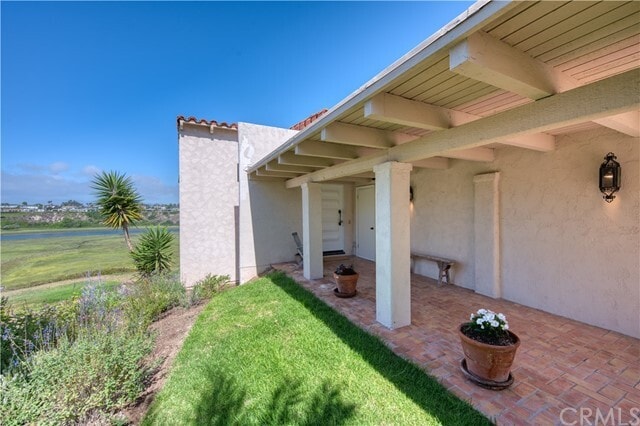 Building Photo - 315 Avenida Cerritos
