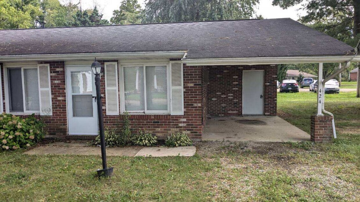 Primary Photo - Charming 2-Bedroom Home in Louiseville, Ohio!