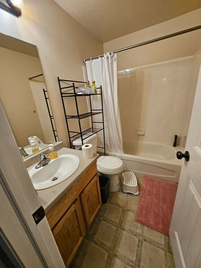 Building Photo - 3 Bedroom Condo in Eagle Mountain for Rent!