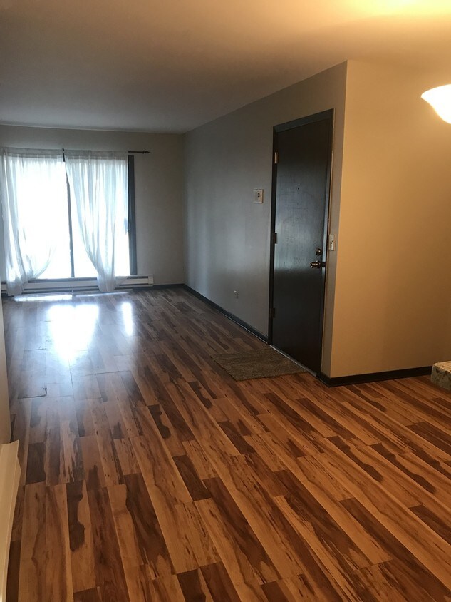 Foto principal - 180 S Waters Edge Dr
