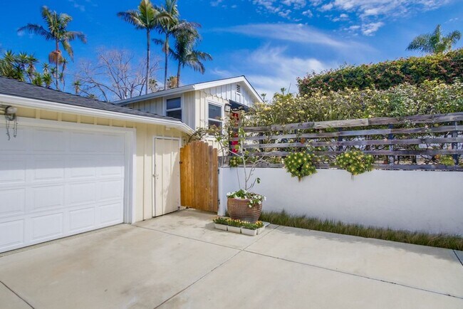 Building Photo - Beautiful Encinitas Studio with private ya...
