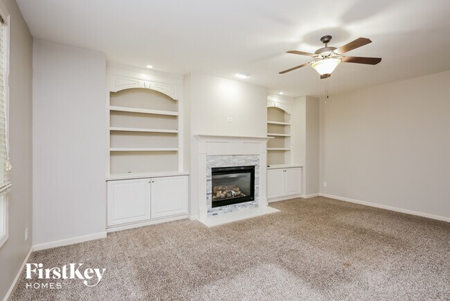 Foto del edificio - 6151 Baybrook Trace