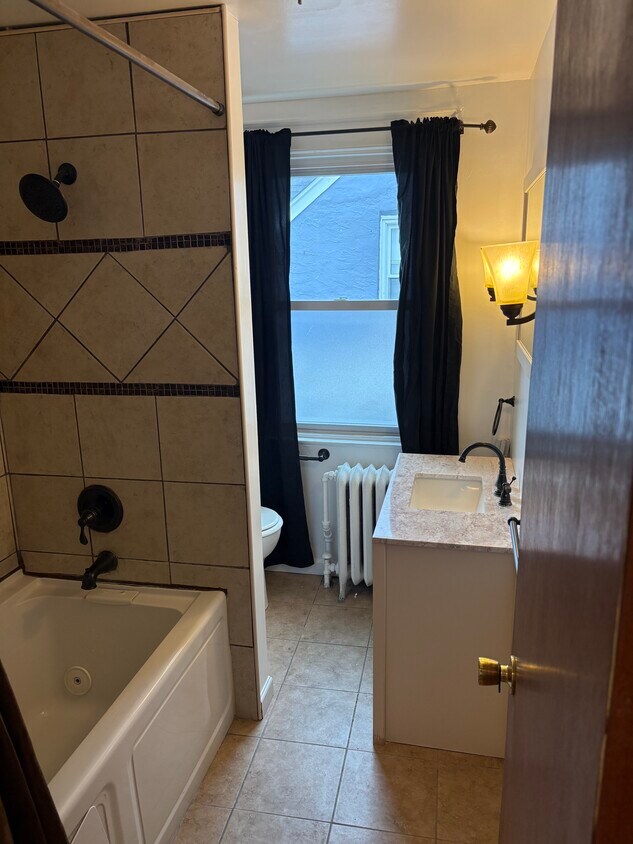Foto principal - 209 N Wycombe Ave