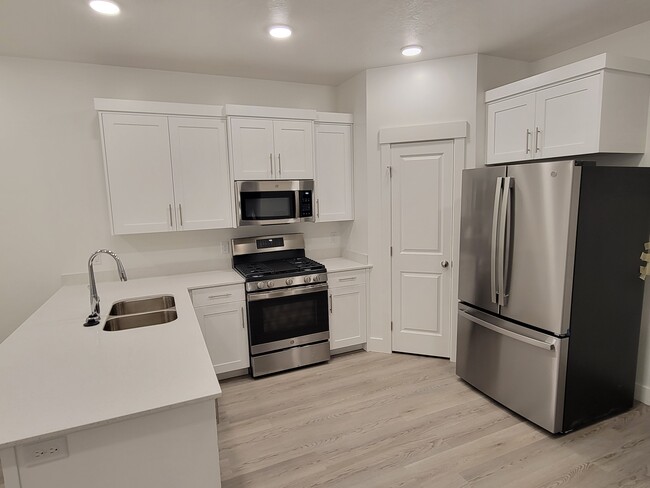 Kitchen - 3147 S 350 W