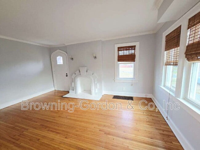 Photo - 1504 Riverside Dr House