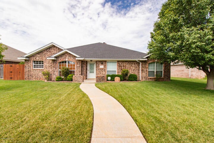 Primary Photo - 4 Bedrooms 3 bathrooms, OFFICE 2 living ro...