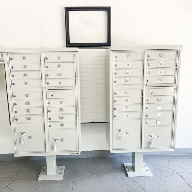 Building Photo - Executive House Apartments