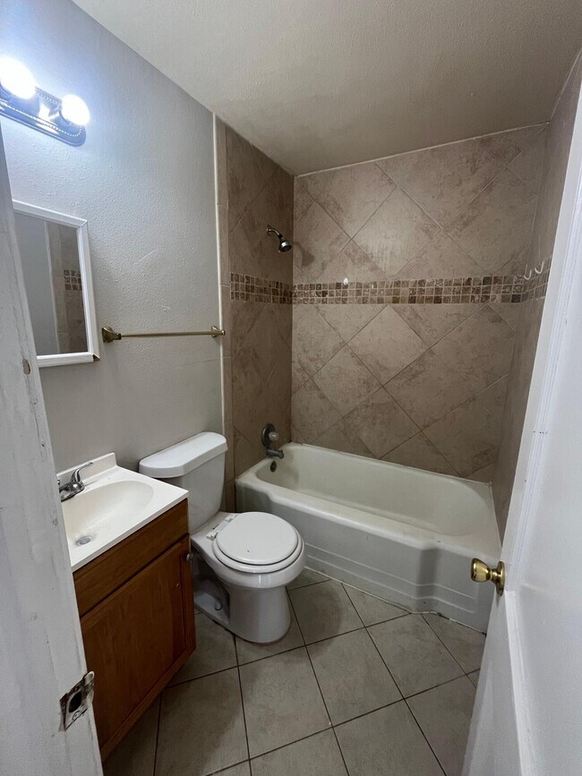 Foto del edificio - 2810 41st St