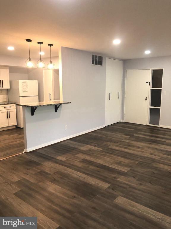 Building Photo - 29 Stonehenge Cir