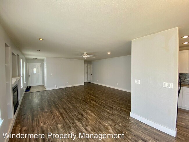 Foto del edificio - 3 br, 2 bath House - 8236 Chilliwack Rd