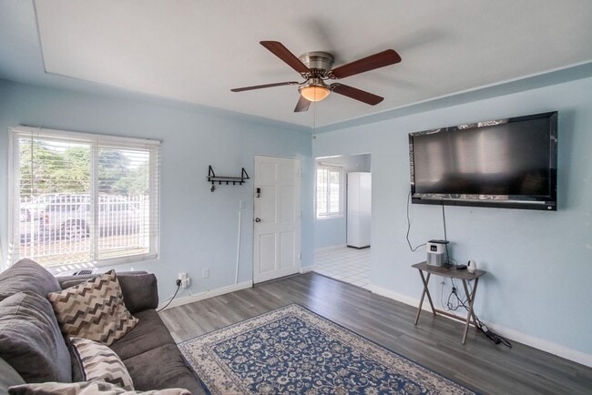 Foto del edificio - Newly Renovated And Ready For Occupancy