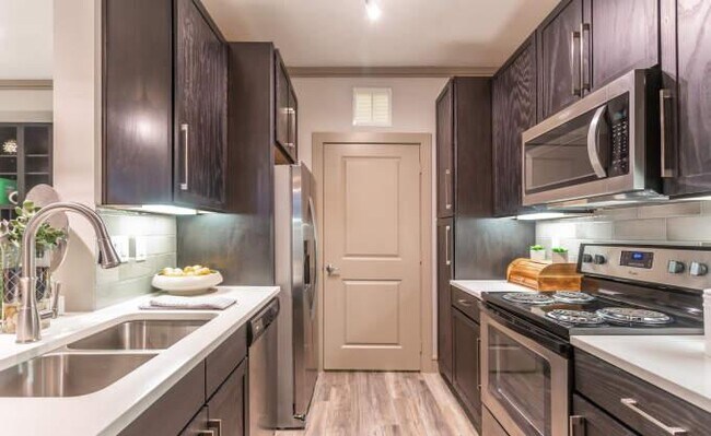 Building Photo - 2 bedroom in Houston TX 77019