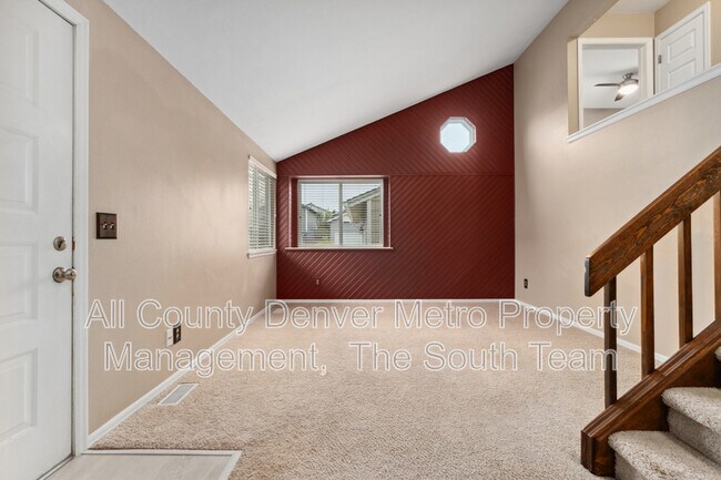 Foto del edificio - 483 E Arden Cir