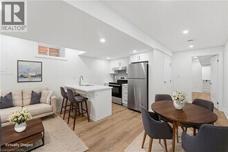 Building Photo - 187 Oak Ave