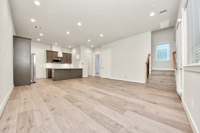 Foto del edificio - 2319 Silva Park Ln