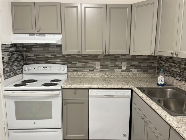 Foto del edificio - 2180 NE 67th St