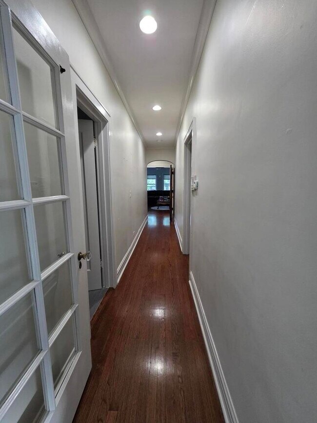 Foto del edificio - 6420 N Artesian Ave