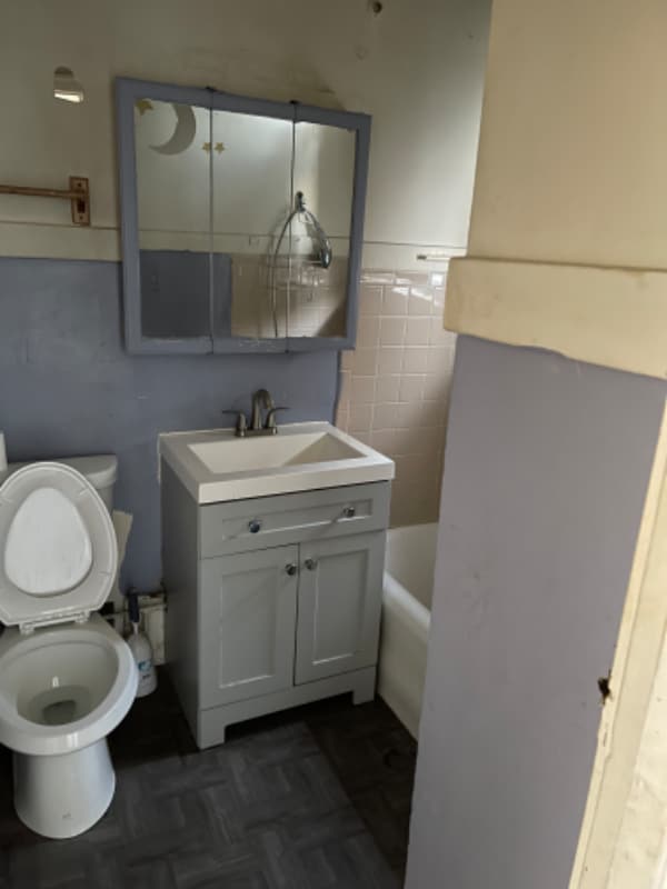 1027 S 17th Ave Unit 1027, Maywood, IL 60153 Room for Rent in Maywood