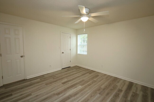 Building Photo - 2816 Kirkwood Cir