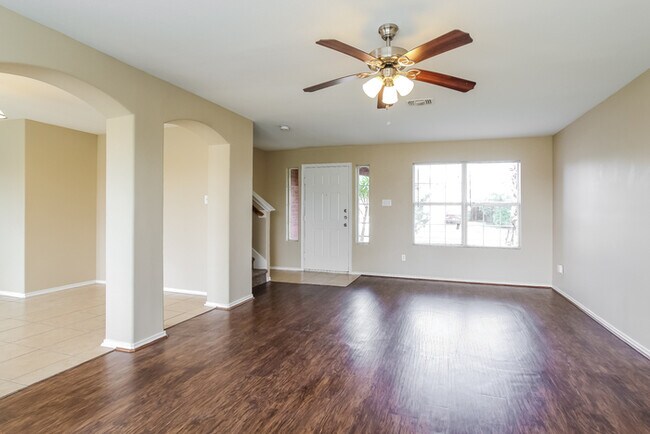 Foto del edificio - 3914 Ridge Canyon Rd