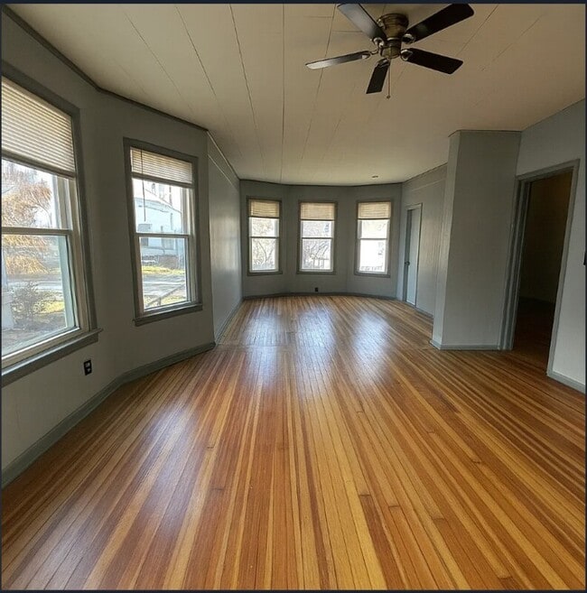 Building Photo - 89 S Cherry St