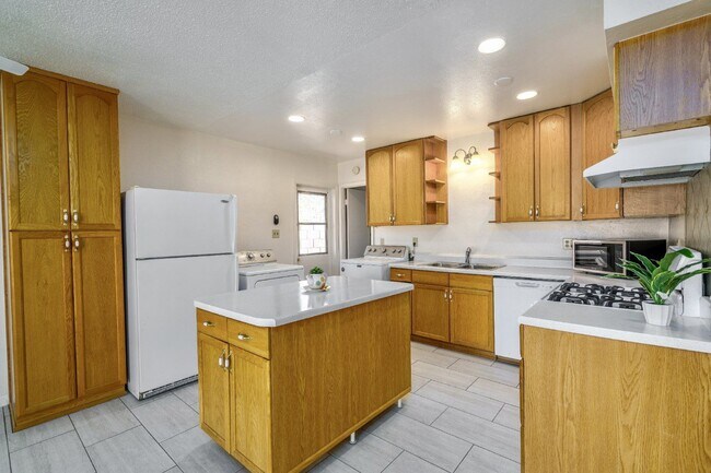 Foto del edificio - 8444 E Virginia Ave