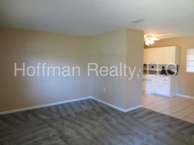 Building Photo - 3-Bed, 1-Bath in Rocky Point Village