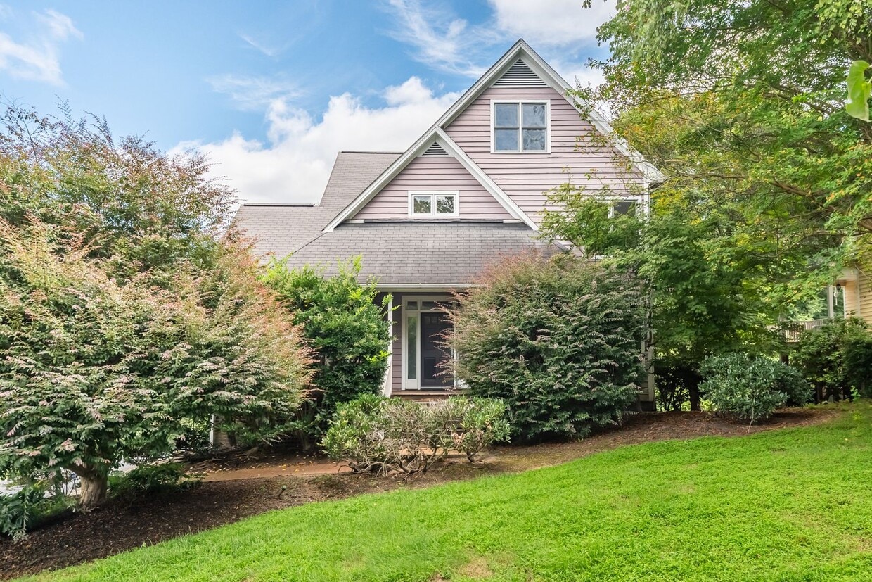 Spacious 3BR/2BA home in Chapel Hill! - Spacious 3BR/2BA home minutes from UNC!