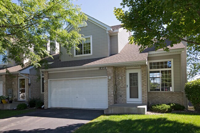 Foto del edificio - 18352 Coneflower Ln