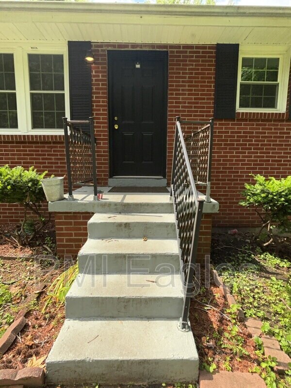 Building Photo - 1424 Daniel St