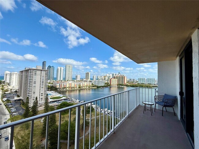 Foto del edificio - 290 174th St St