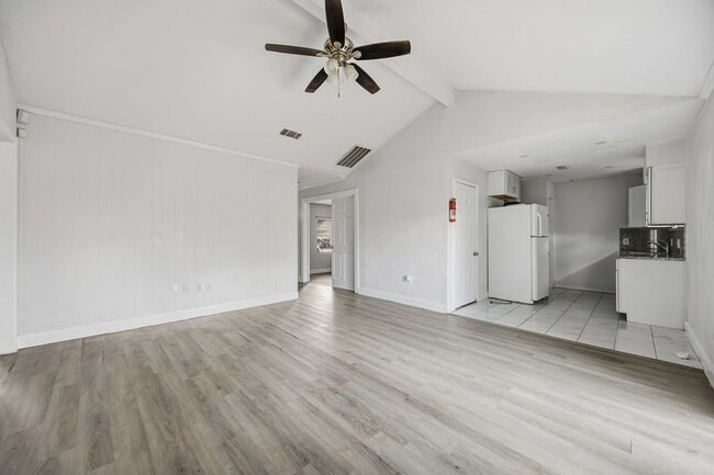 Building Photo - 12659 Chiswick Rd