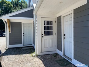 Building Photo - 9 Hiawatha Ln