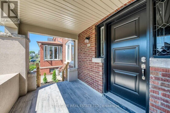Photo du bâtiment - 370 Strathmore Blvd
