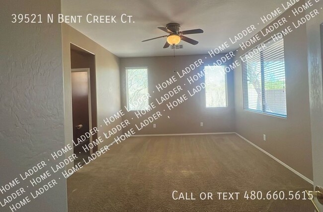 Foto del edificio - Charming 4-Bedroom Home in Anthem with Mod...