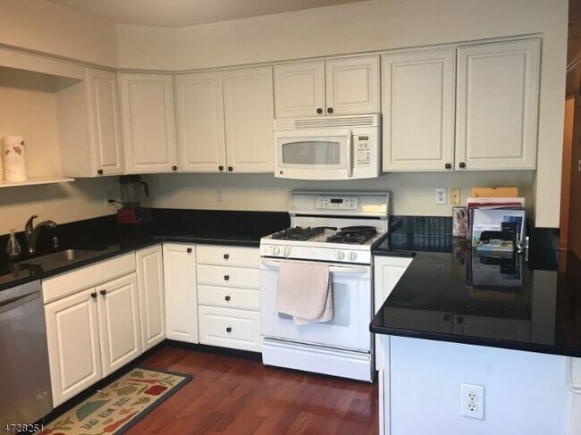 Foto del edificio - 353 Cynthia Ln