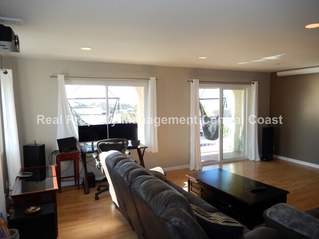 Building Photo - AVAILABLE AUGUST - Two Story Ocean View To...