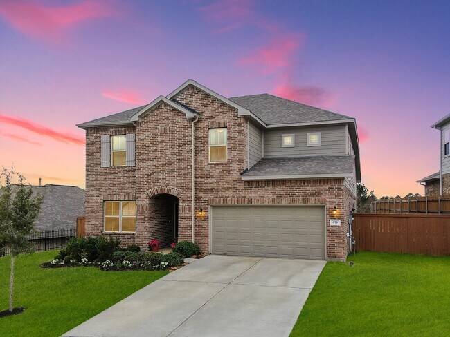Building Photo - 679 Red Elm Ln