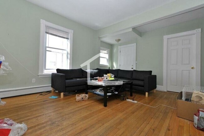 Building Photo - 50 Pratt St