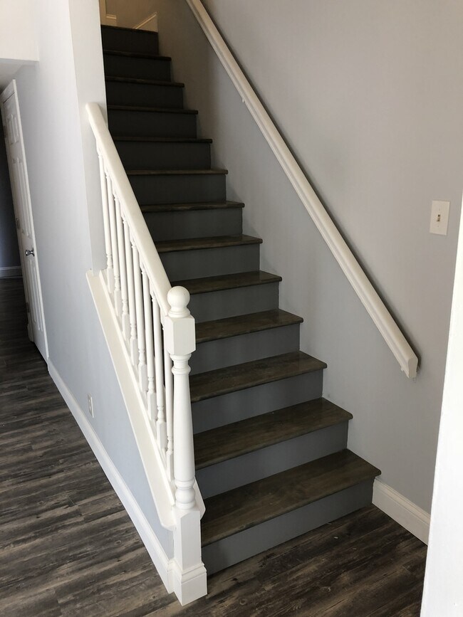 Building Photo - Park Charles South