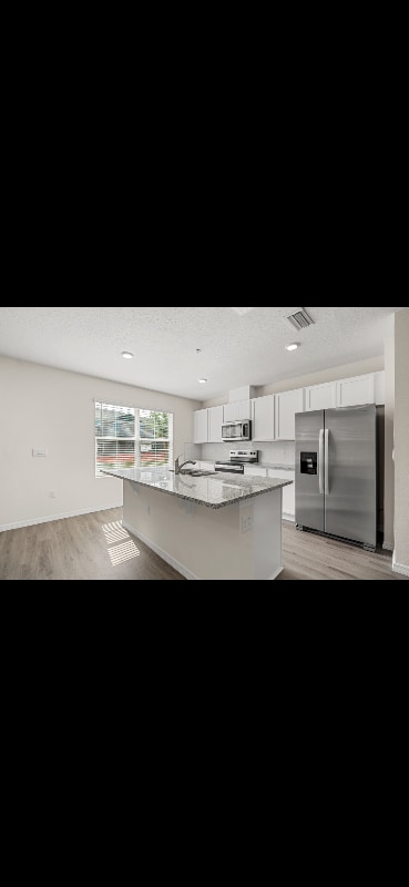 Building Photo - 2745 Flushing Dr