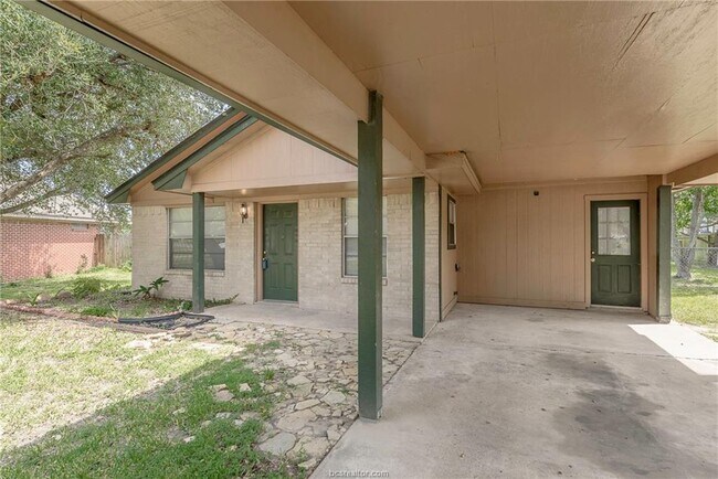 Building Photo - 3217 Heatherwood Dr