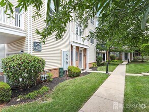 Building Photo - 1705 Gabriel Ln