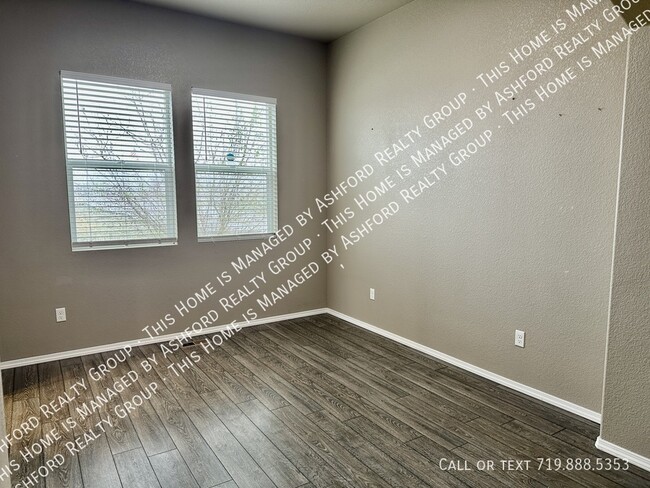 Building Photo - 2515 Hannah Ridge Dr